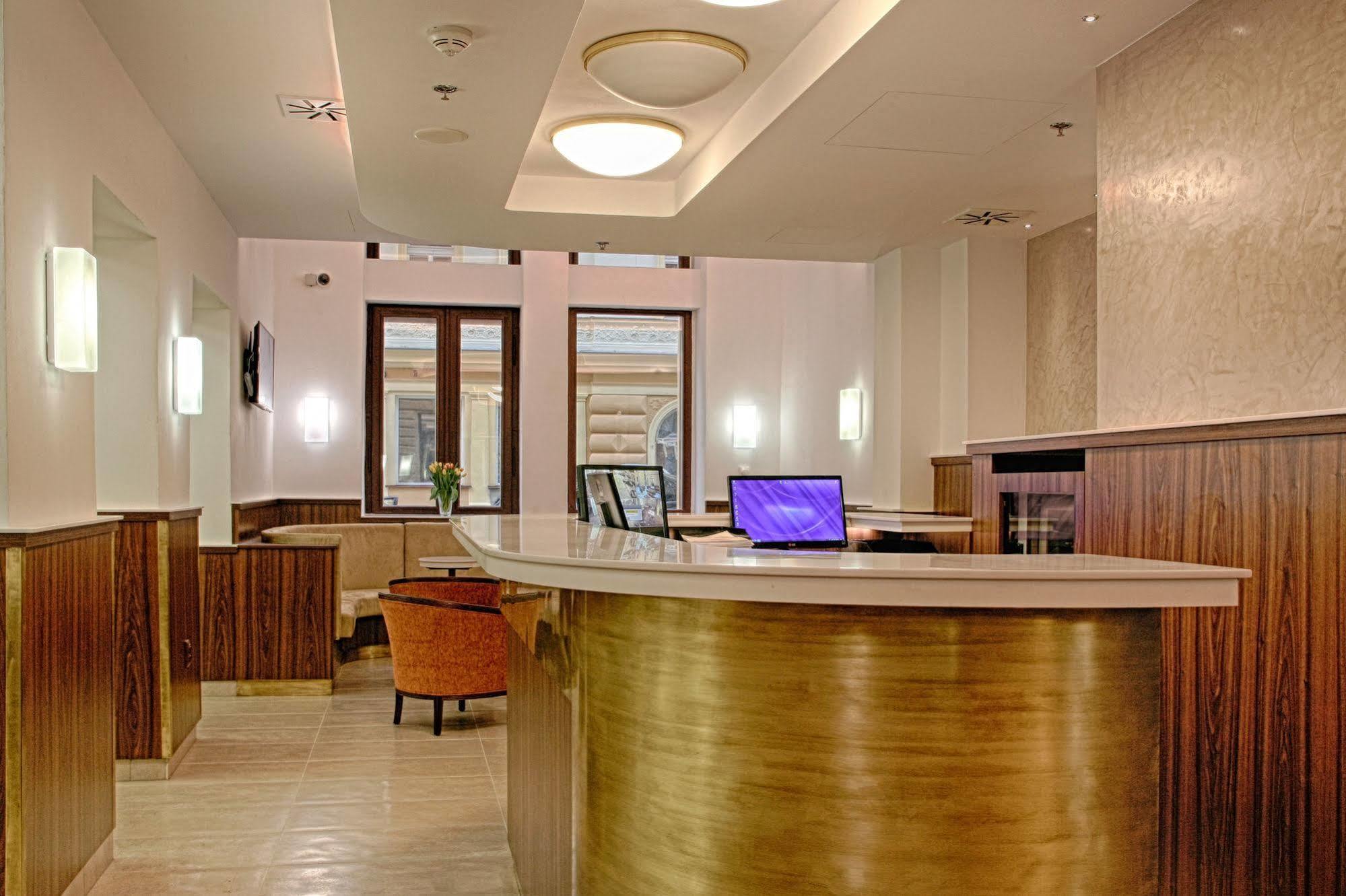 Otel Ambiance 4*